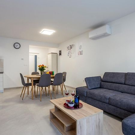 City Apartments Silver Πούλα Εξωτερικό φωτογραφία